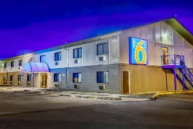 Photograph of Motel 6, Duluth