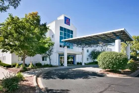 Photograph of Motel 6, Brooklyn Center