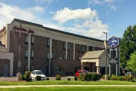 Photograph of Hampton Inn, Blue Springs