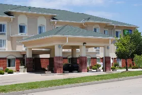 Photograph of Holiday Inn Express, Boonville