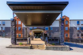 Photograph of Holiday Inn Express, Osage Beach