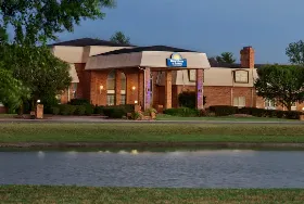 Photograph of Days Inn & Suites by Wyndham Sikeston, Sikeston