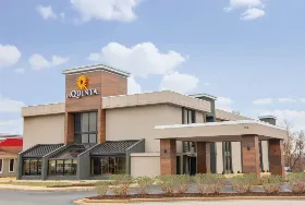Photograph of La Quinta Inn & Suites, Festus
