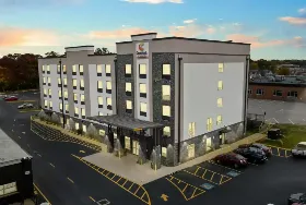 Photograph of Comfort Suites, Saint Louis