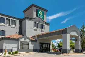 Photograph of Quality Inn, Lee's Summit