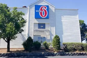 Photograph of Motel 6, Maryland Heights
