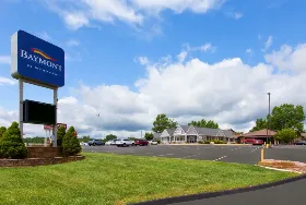 Photograph of Baymont Inn and Suites, Farmington