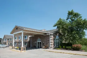 Photograph of Super 8, Richmond