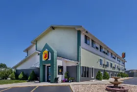 Photograph of Super 8, Kansas City