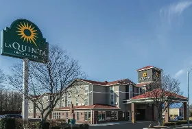 Photograph of La Quinta Inn & Suites, Kansas City