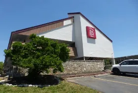 Photograph of Red Roof Inn, Florissant