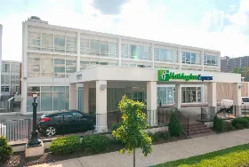 Photograph of Holiday Inn Express, Saint Louis