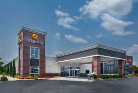 Photograph of La Quinta Inn & Suites, Joplin