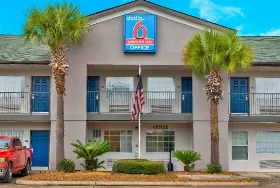 Photograph of Studio 6, Pascagoula