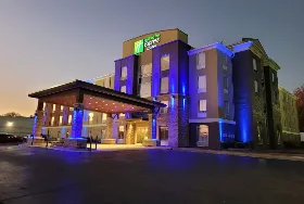 Photograph of Holiday Inn Express, Starkville