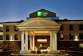 Photograph of Holiday Inn Express, Picayune