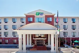 Photograph of Holiday Inn Express, Ocean Springs