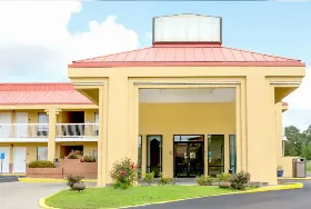 Photograph of Super 8, Madison