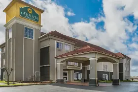 Photograph of La Quinta Inn & Suites, Canton