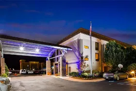 Photograph of Days Inn, Laurel