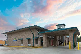 Photograph of Days Inn, Forest