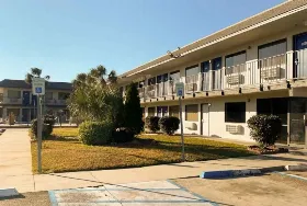 Photograph of Motel 6 [1727528984], Gulfport
