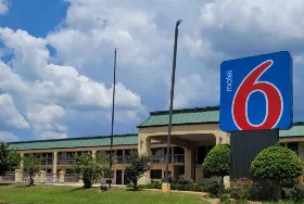 Photograph of Motel 6, Jackson