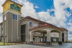 Photograph of La Quinta Inn & Suites, Canton
