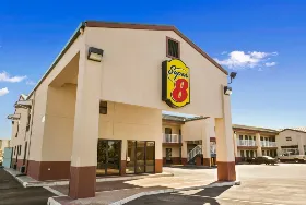 Photograph of Super 8 by Wyndham Hattiesburg North, Hattiesburg