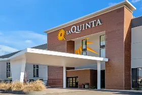 Photograph of La Quinta Inn & Suites, Columbus