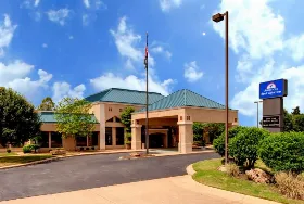 Photograph of Americas Best Value Inn, Robinsonville