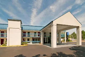 Photograph of Americas Best Value Inn, Clarksdale