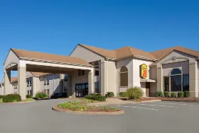 Photograph of Super 8, Olive Branch