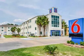 Photograph of Motel 6, Biloxi