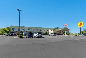 Photograph of Super 8, Big Timber