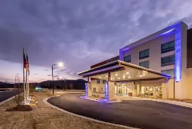 Photograph of Holiday Inn Express, Marion