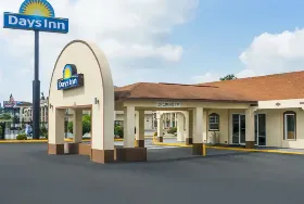 Photograph of Days Inn, Statesville