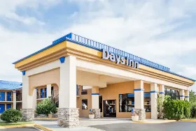 Photograph of Days Inn, Hendersonville