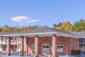 Photograph of Days Inn, Jefferson