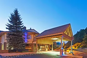 Photograph of Holiday Inn Express, Blowing Rock