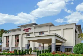 Photograph of Hampton Inn, Salisbury