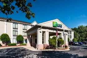 Photograph of Holiday Inn Express, Belmont