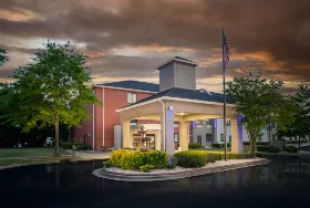 Photograph of Holiday Inn Express, Garner