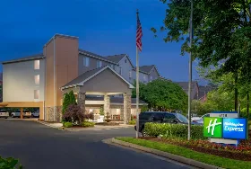 Photograph of Holiday Inn Express, Chapel Hill