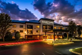 Photograph of Courtyard Charlotte Ballantyne, Charlotte