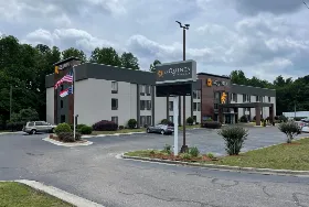 Photograph of La Quinta Inn & Suites, Fayetteville