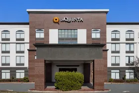 Photograph of La Quinta Inn & Suites, Mooresville