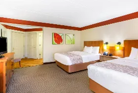 Photograph of La Quinta Inn & Suites, Cary