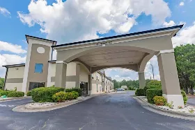 Photograph of Baymont by Wyndham, Creedmoor