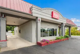 Photograph of Red Roof Inn, Lenoir